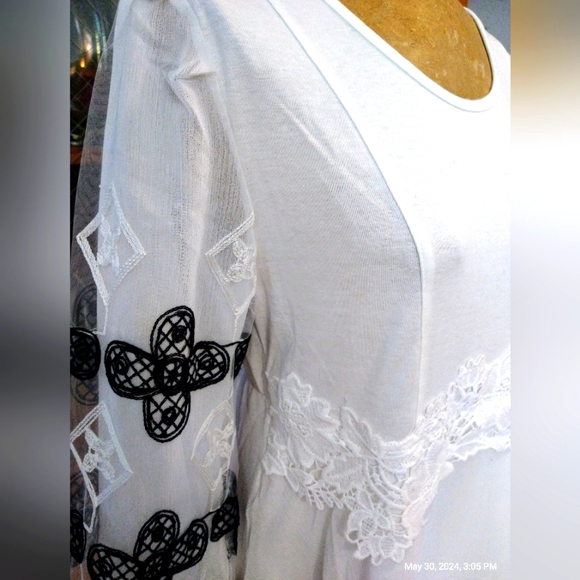 Pretty Angel Dress in Black and White - Picture 2 of 9